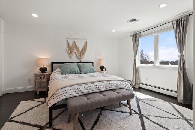 Building Photo - 20 Primrose St