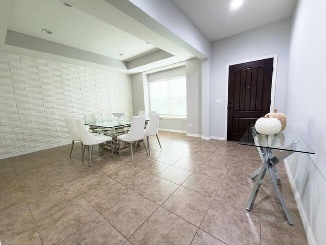Building Photo - 14823 Golden Sunburst Ave