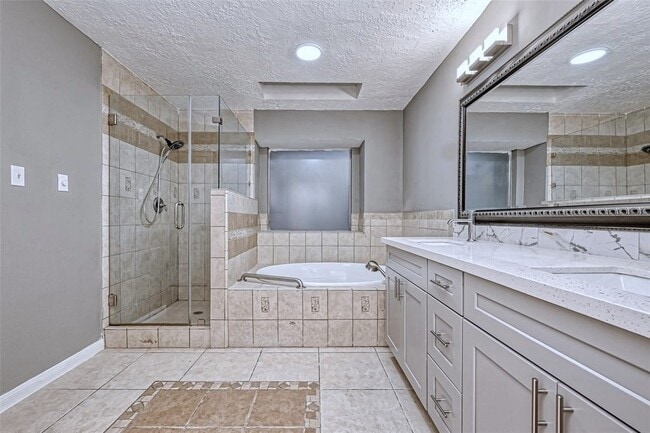 Building Photo - 9831 Orangevale Dr