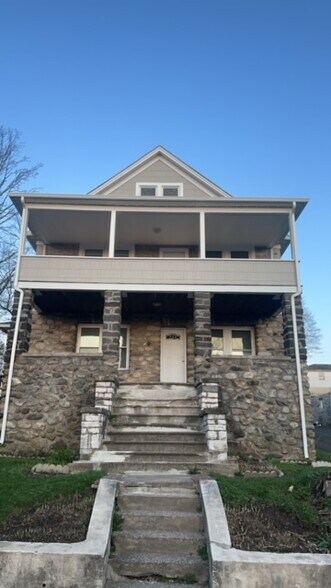 Primary Photo - 64 Maplewood Ave