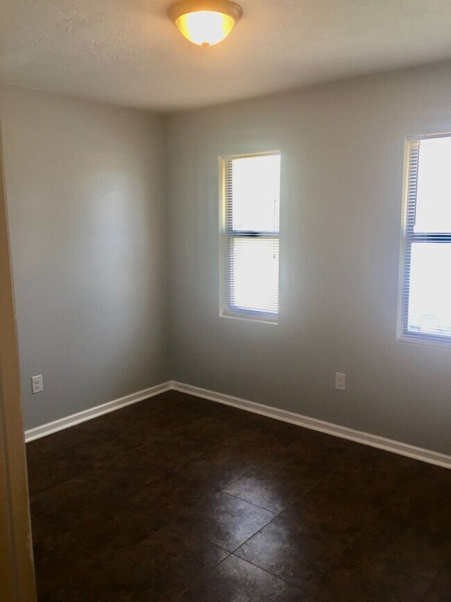 Building Photo - 2708 Blossom Dr