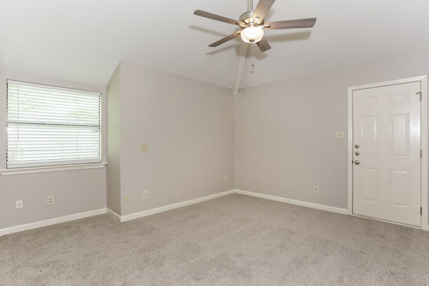 Building Photo - 101 Colony Dr
