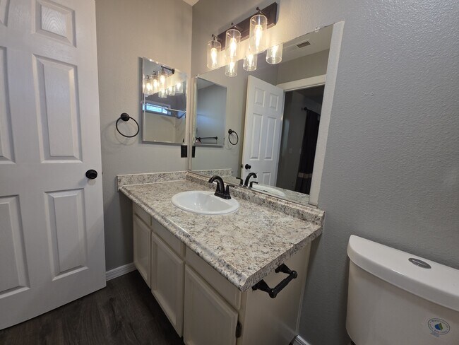 Building Photo - 303 Pinon Way