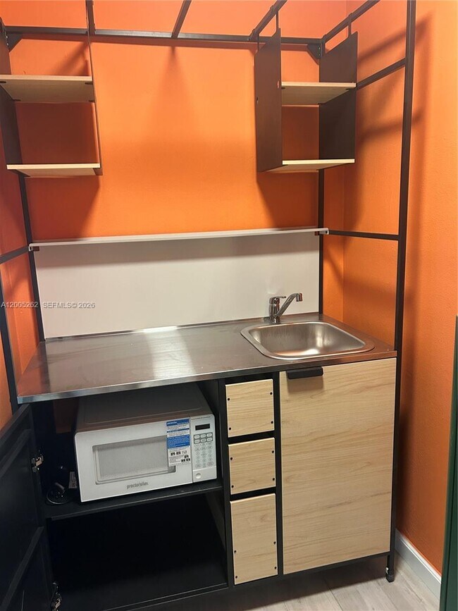 Building Photo - 1320 NE 27th Ave