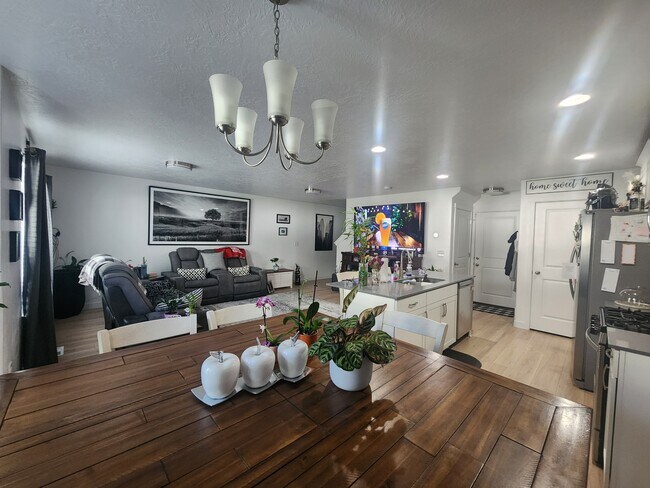 Building Photo - 14928 Messi St