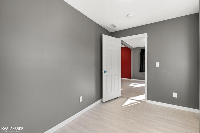 Building Photo - 8281 Meadow Ave