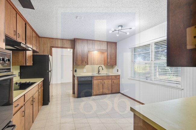 Building Photo - 609 Carlos G Parker Blvd NW