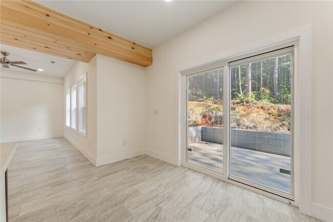 Building Photo - 111-113 Shannandoah Dr