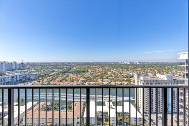 Building Photo - 2201 S Ocean Dr