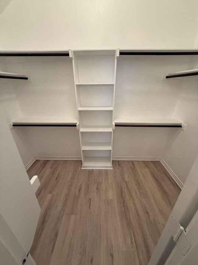 Building Photo - $800.00 off 1st month Rent!! Spectacular H...