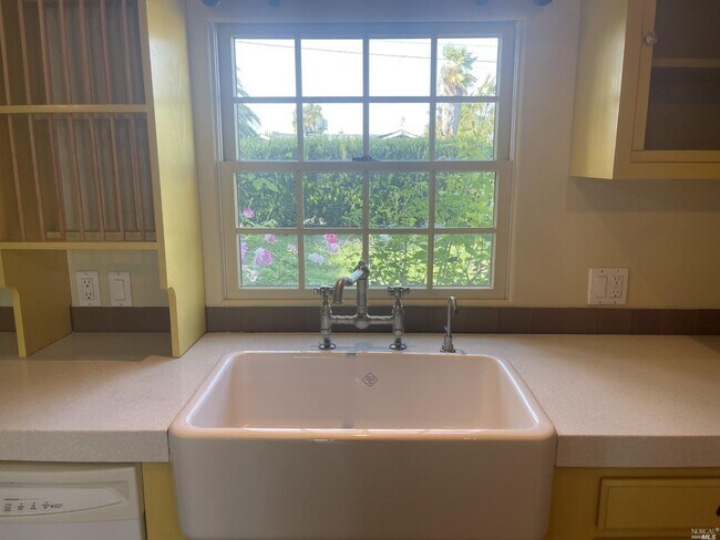 Building Photo - 124 Montego Key