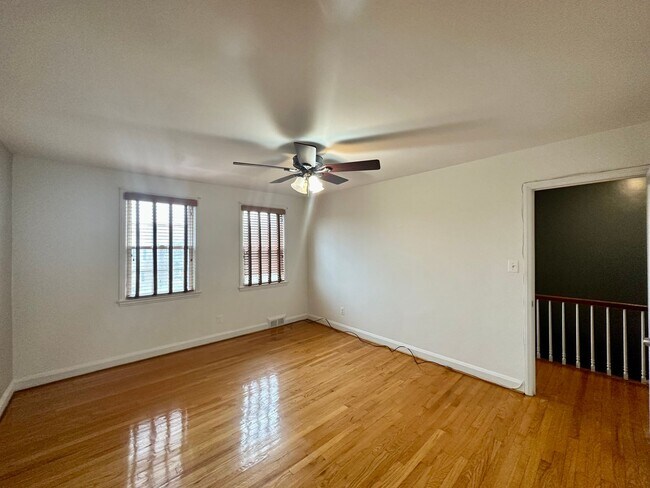 Building Photo - Charming 3 Bedroom/1.5 Bathroom Townhome with In-Unit Laundry in Towson, MD!