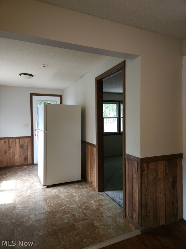 Building Photo - 578 Plum Ave