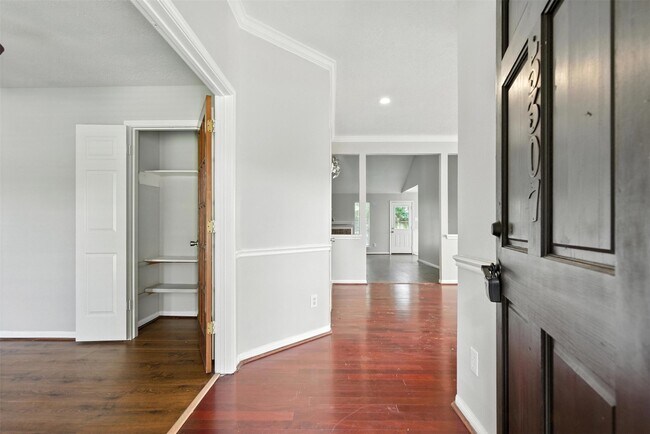 Building Photo - 5307 Oak Falls Dr