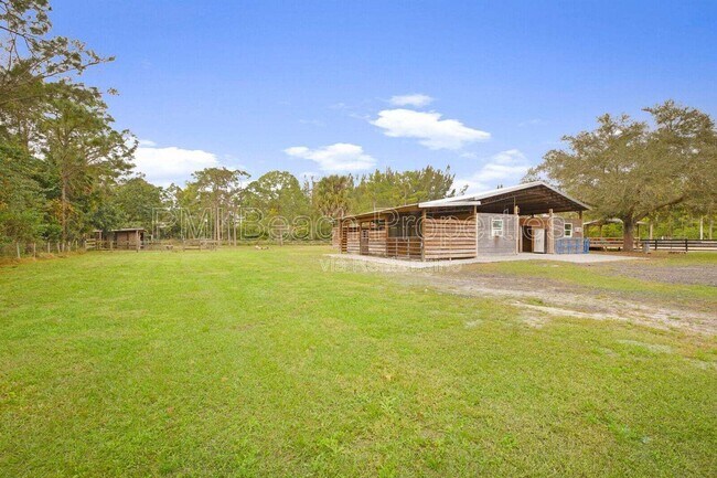 Building Photo - 18080 Sycamore Dr W