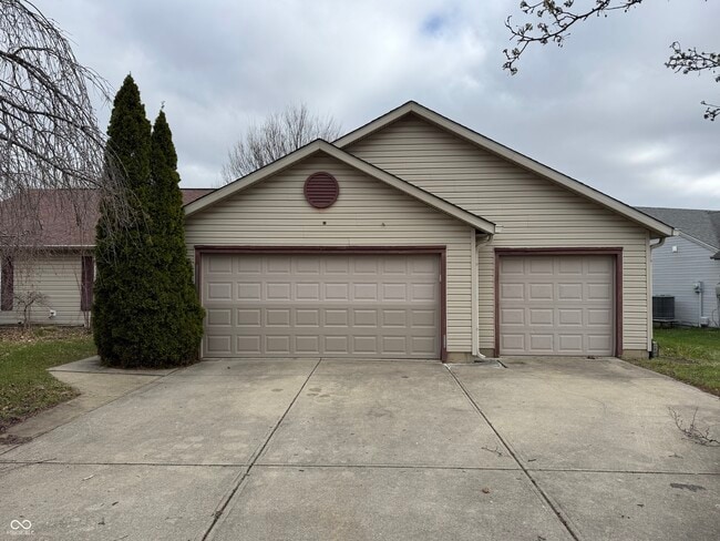 Building Photo - 5632 Rains Ln