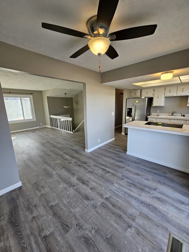 Building Photo - 13876 V St