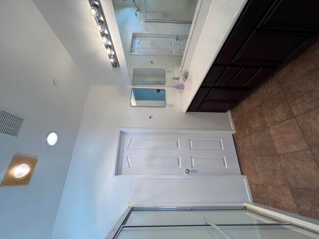 Building Photo - 728 Mira Grande