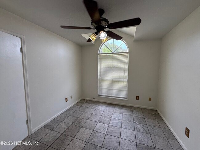 Building Photo - 3915 Station Ct S