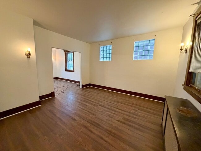 Building Photo - 1011 2nd St