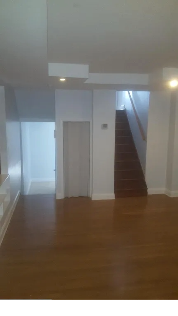 Building Photo - 4 Bedroom 2.5 Bathroom Single Family Home