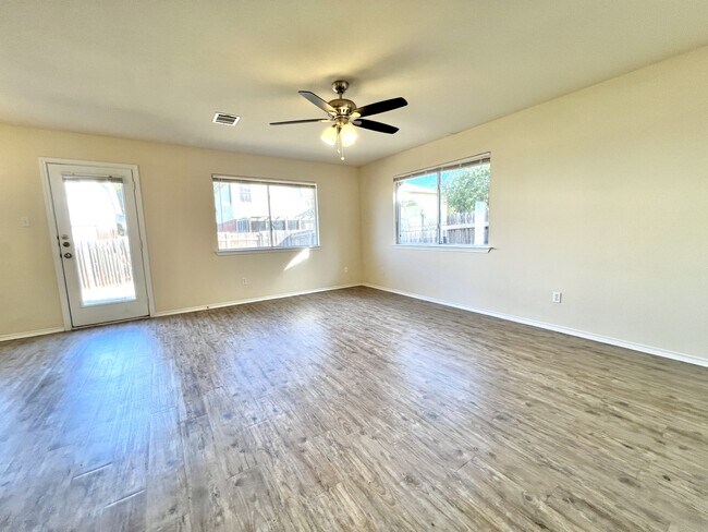 Building Photo - 1505 Merrell Cove