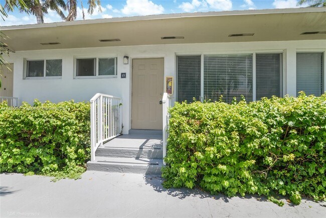 Building Photo - 9790 E Bay Harbor Dr
