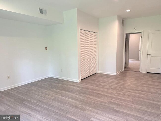 Building Photo - 139 Streamview Dr