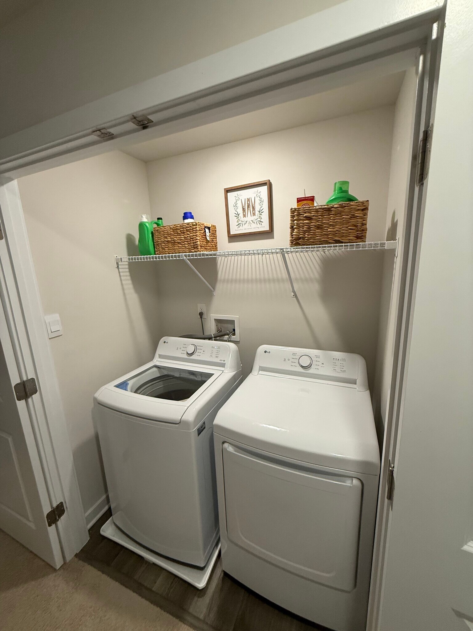 Building Photo - 7504 Day Break Dr