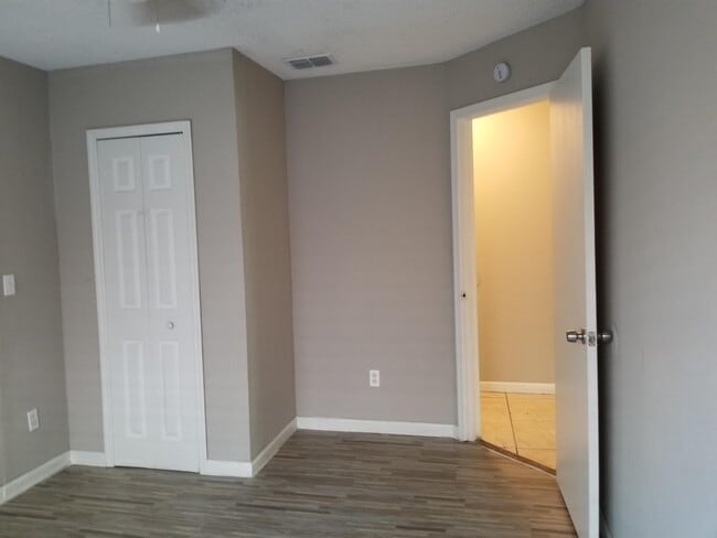 Building Photo - 10660 Northwyck Dr