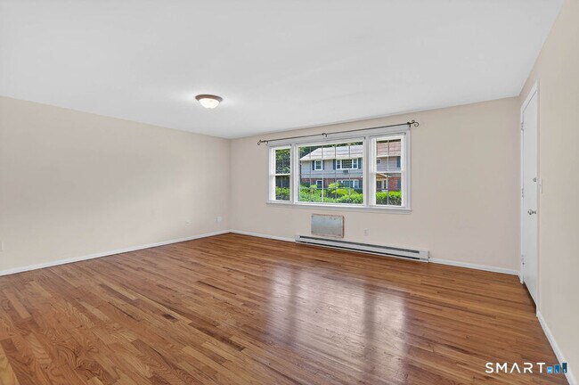 Building Photo - 1789 Foxon Rd