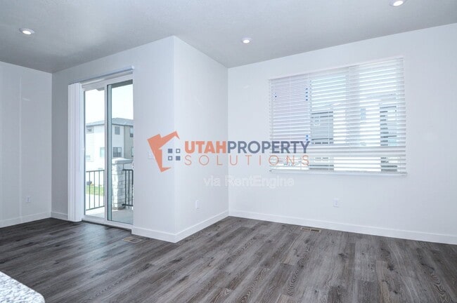 Building Photo - 1058 W 360 S