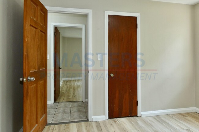 Building Photo - 5133 Adella St