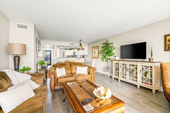 Building Photo - Oceanview 2 BR 2 BA in Vero Beach Turnkey Monthly Rental