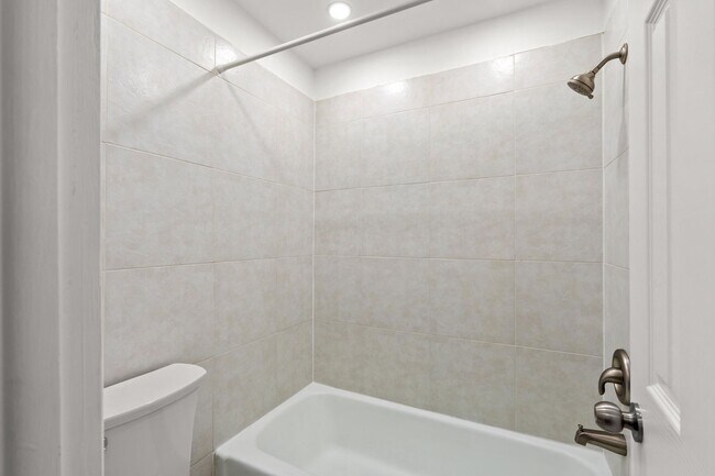 Building Photo - 626 NW 13th St