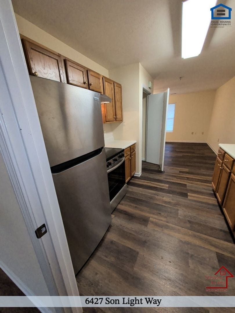 Building Photo - 6427 Son Light Way