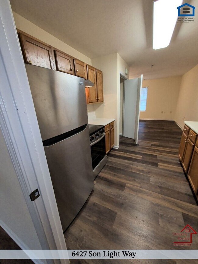 Building Photo - 6427 Son Light Way