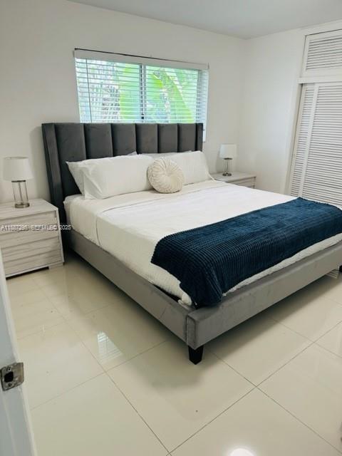 Building Photo - 1030 NE 80th St