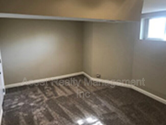 Building Photo - 602 Caswell Ave