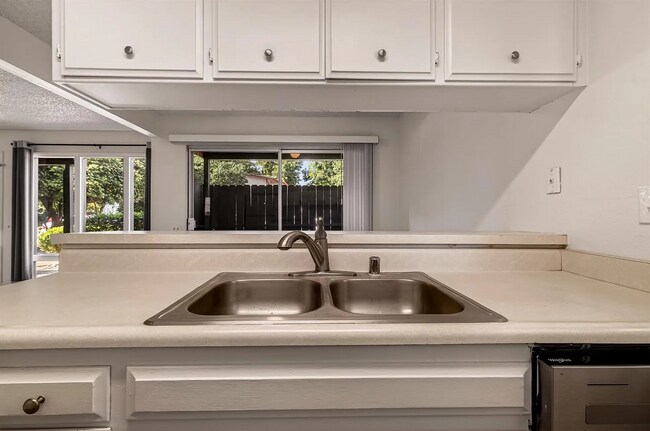 Building Photo - 615 Rancheria Dr