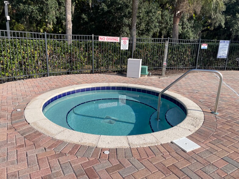 Building Photo - 2926 Siesta View Dr