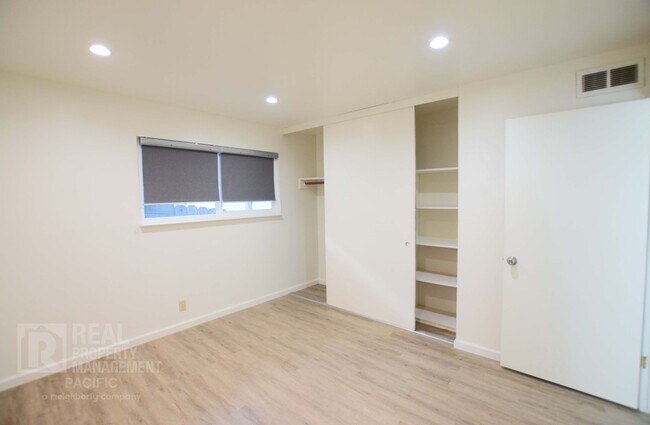 Building Photo - 2041 36th Ave