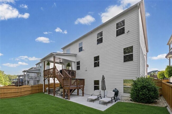 Building Photo - 149 Treeline Trl