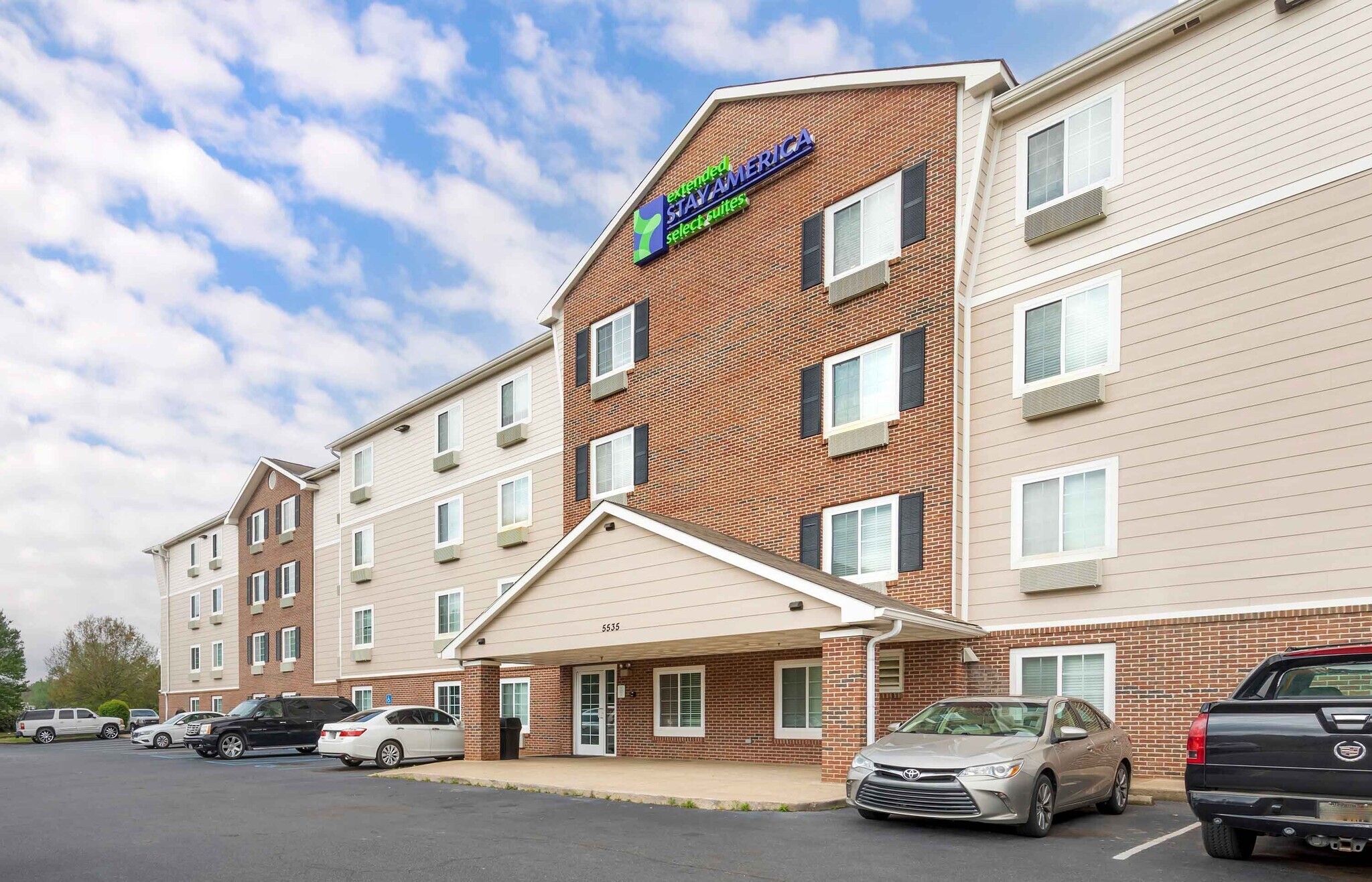 Building Photo - Furnished Studio-Birmingham - Bessemer
