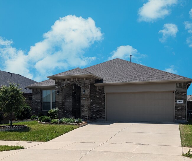 Building Photo - 1108 Bowlus Dr