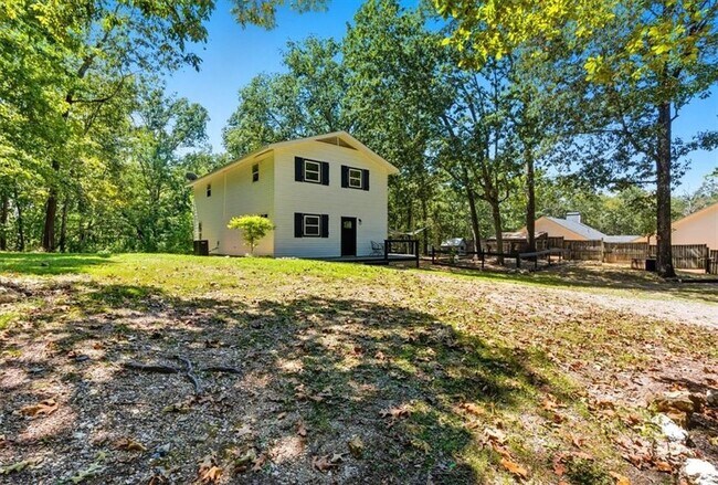 Building Photo - 96 Collins Rd