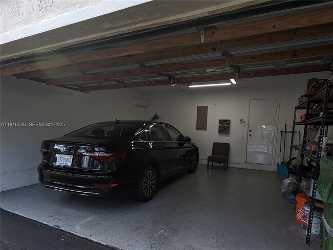 Building Photo - 876 Sand Creek Cir