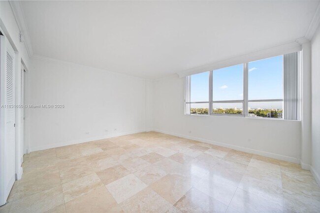 Building Photo - 1500 Bay Rd