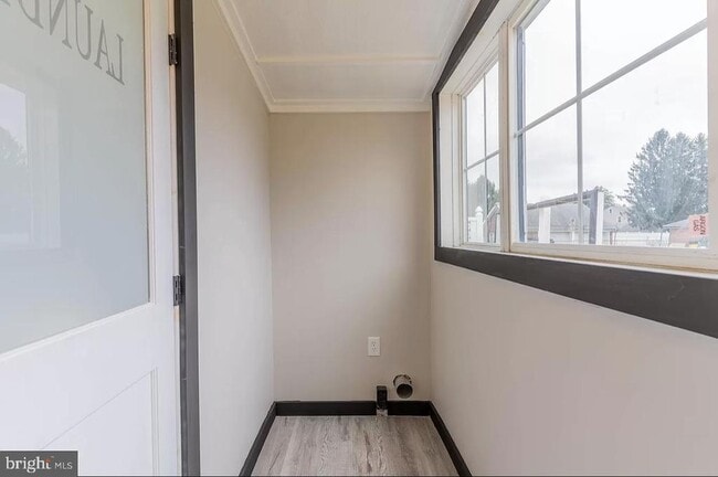 Building Photo - 259 Pinecrest Dr