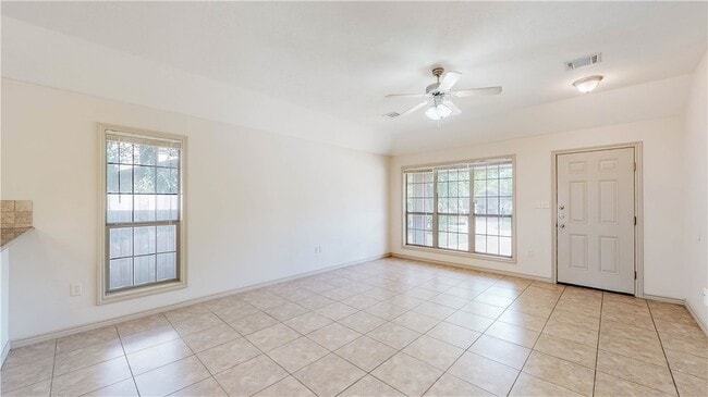 Building Photo - 115 Richards St